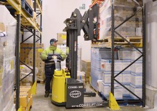 Apiladores de palets Apiladores de pie Combi-Lift Combi WR 1500
