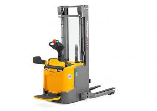 Apiladores de palets Apiladores de palets con plataforma elevadora Jungheinrich ERC 212b