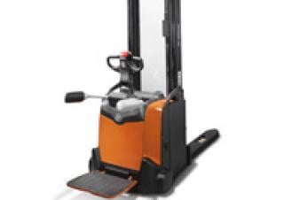 Apiladores de palets Apiladores de pie BT SPE 200 DN