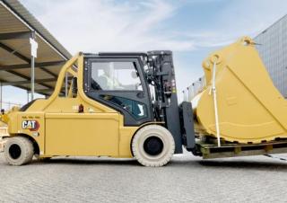 Carretillas elevadoras eléctricas Caterpillar EP14N2T