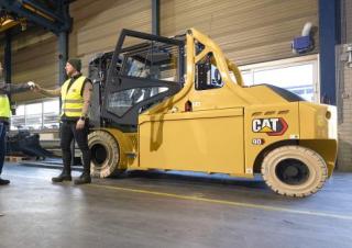 Carretillas elevadoras eléctricas Caterpillar EP14N2T