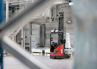 Carretillas elevadoras eléctricas Linde R16HD MATIC config. 3 
