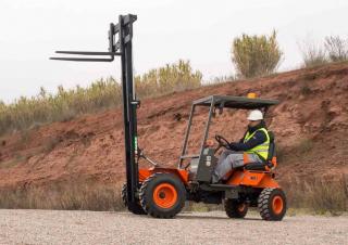 Carretillas elevadoras todo terreno Ausa C 11 M
