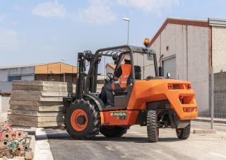 Carretillas elevadoras todo terreno Ausa C 251 H x2