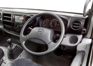 Camiones Chasis rígido Hino 300 614 SWB 4x2