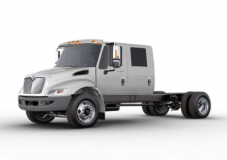 Camiones Chasis rígido International Durastar 4400 107 SBA Crew Cab Cummins B6.7