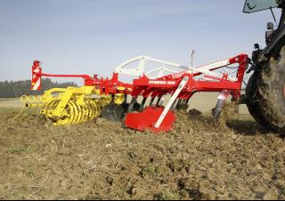 Cultivadores Pöttinger Synkro 3030 nova