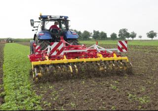 Cultivadores Pöttinger Synkro 4030 K nova