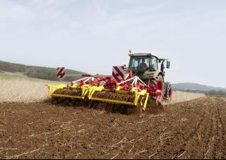 Cultivadores Pöttinger Synkro 4030 K nova