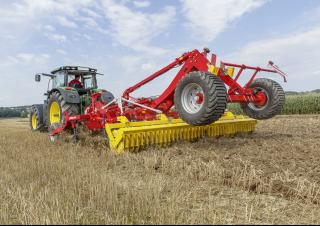 Cultivadores Pöttinger Synkro 5030 T nova