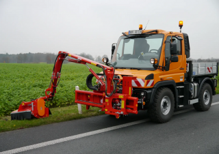 Equipos de mantenimiento en verano Desbrozadoras para taludes Dücker UNA 450 VMS 1200