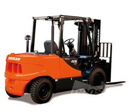 Carretillas elevadoras diesel Doosan D40SC-5
