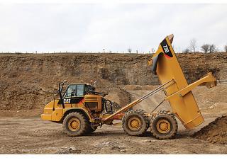 Dumperes articulados Caterpillar 730