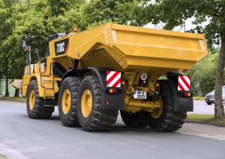 Dumperes articulados Caterpillar 730