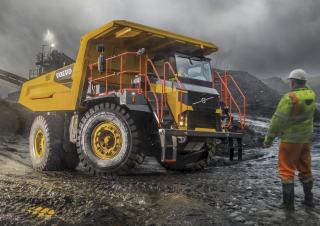 Autovolquetes Volvo R60D