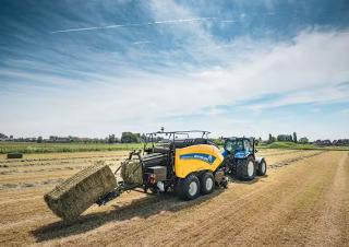 Empacadoras gigantes + de alta presión New Holland BB 890 RC Plus