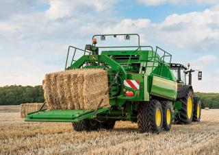 Empacadoras gigantes + de alta presión John Deere L624