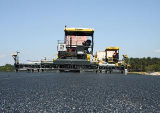 Extendedoras asfálticas sobre orugas Bomag BF 800 C 2 S 600