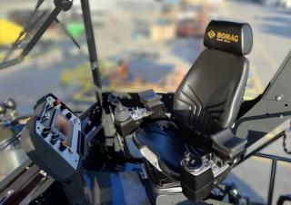 Extendedoras asfálticas sobre orugas Bomag BF 800 C 3 S 500