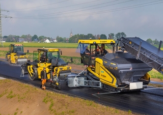Extendedoras asfálticas sobre orugas Bomag BF 800 C 3 S 500