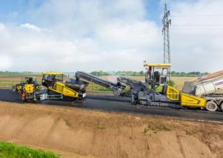 Extendedoras asfálticas sobre orugas Bomag BMF 2500 S FLEXMIX