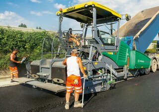 Extendedoras asfálticas sobre orugas Vögele Super 1900-3i