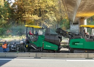 Extendedoras asfálticas sobre orugas Vögele Super 1900-3i
