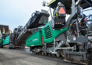 Extendedoras asfálticas sobre orugas Vögele Super 2000-3