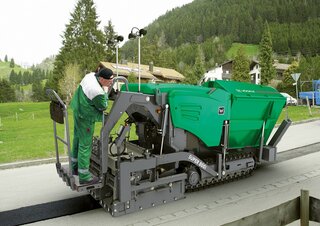 Extendedoras asfálticas sobre orugas Vögele Super 800i