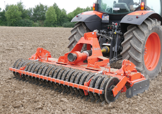 Gradas rotantes Kubota PH2401