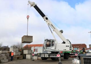 Grúas móviles - Pluma telescópica Sennebogen 643E