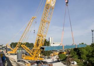 Grúas sobre orugas - Pluma de celosía Liebherr LR 1350/1
