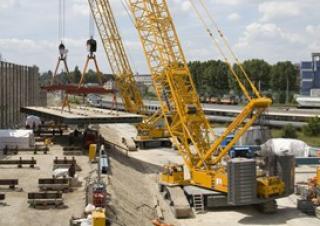 Grúas sobre orugas - Pluma de celosía Liebherr LR 1350/1
