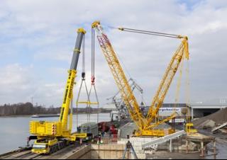 Grúas sobre orugas - Pluma de celosía Liebherr LR 1350/1