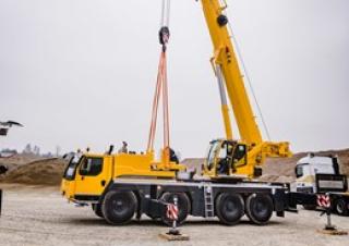 Grúas todo terreno Liebherr LTM 1090-4.2 