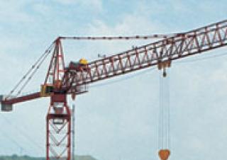 Grúas torre con pluma rotativa Favelle Favco TD133
