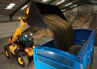 Mini cargador frontal JCB 560-80 AGRI
