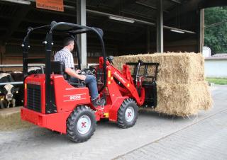 Mini cargador frontal Schäffer 2028