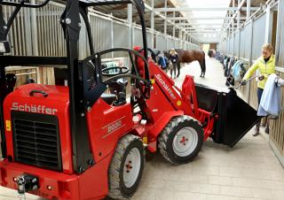 Mini cargador frontal Schäffer 2030