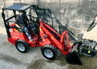 Mini cargador frontal Schäffer 2030
