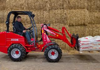 Mini cargador frontal Schäffer 2336
