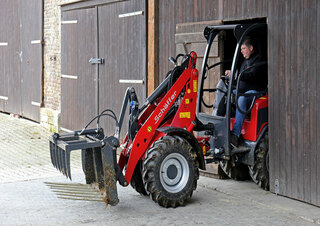 Mini cargador frontal Schäffer 2630 SLT