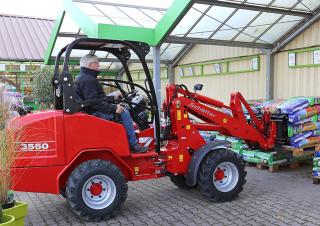 Mini cargador frontal Schäffer 3550