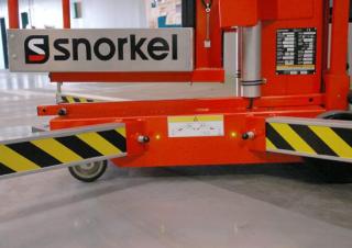Plataformas telescópicas Plataformas verticales Snorkel UL25