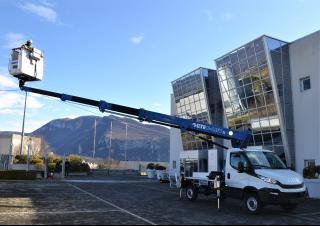 Plataformas telescópicas Plataformas telescópicas sobre camión CTE B-Lift 23