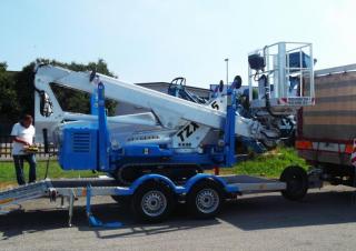 Plataformas elevadoras articuladas Plataformas articuladas de orugas Palazzani TZX 225 C 