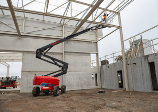 Plataformas elevadoras articuladas Plataformas articuladas de ruedas Manitou 200 ATJ e CR