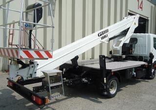 Plataformas elevadoras articuladas Plataformas elevadoras articuladas remolcables ISOLI PNT200HE