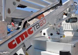 Plataformas elevadoras articuladas Plataformas elevadoras articuladas remolcables CMC TB20