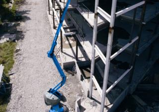 Plataformas elevadoras articuladas Plataformas articuladas de ruedas Genie Z51/30J RT